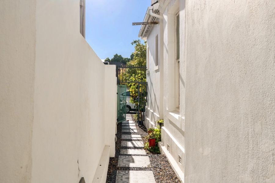 4 Bedroom Property for Sale in Gardens Western Cape